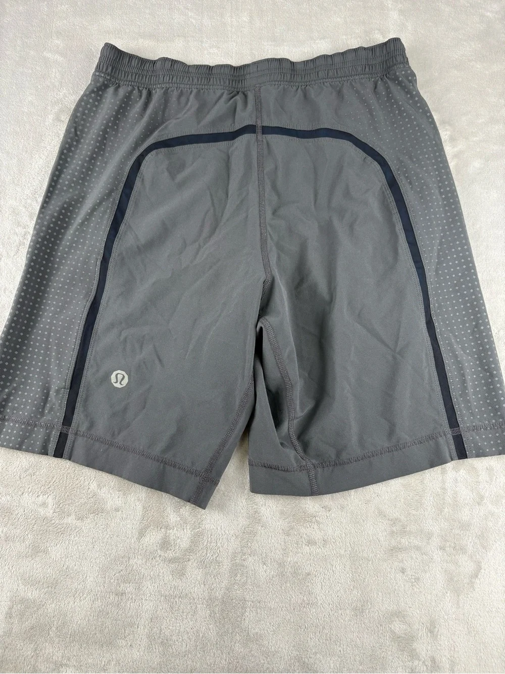 Lululemon Mens Athletic Shorts Gray Training Gym 7” Inseam Assumed Small